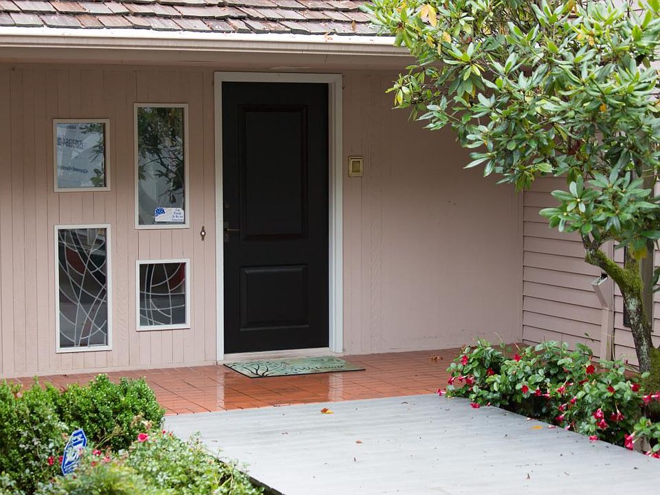 Spacious covered entry
