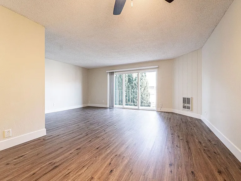 Euclid Apartments — Photo 5