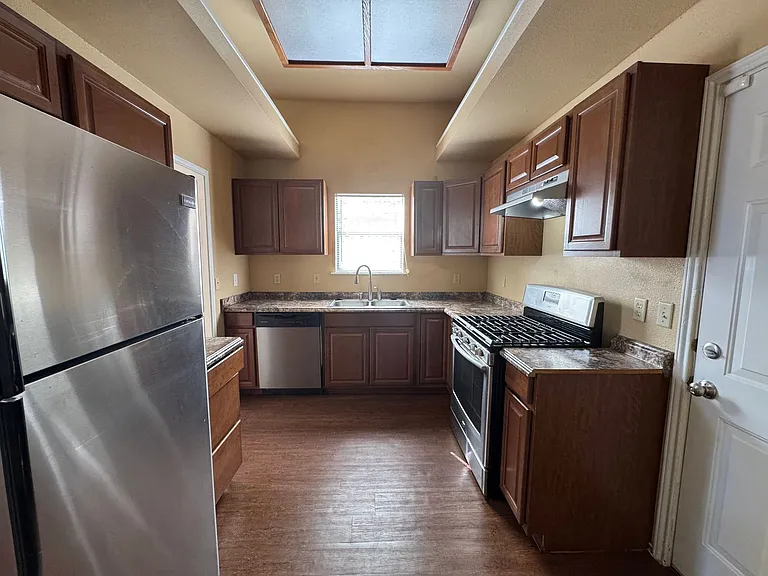 4806 Greenlee Dr — Photo 6