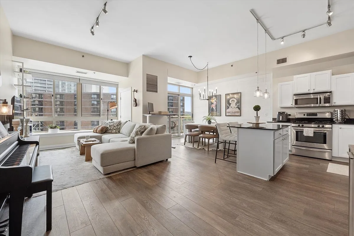 2 bed, 1292 sqft, $4,600 — Photo 3