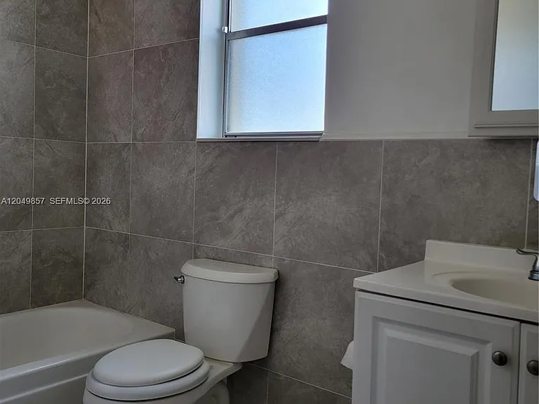 2200 Taylor St #205 — Photo 6