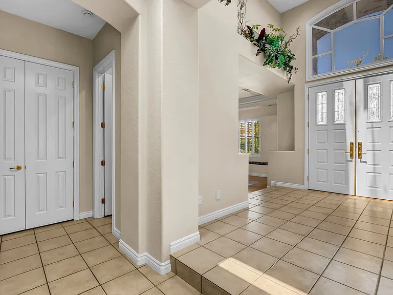 9101 Crystal Lake Ct — Photo 9