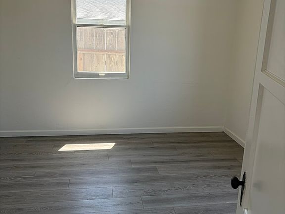 5th image of 1531 Newport Ave