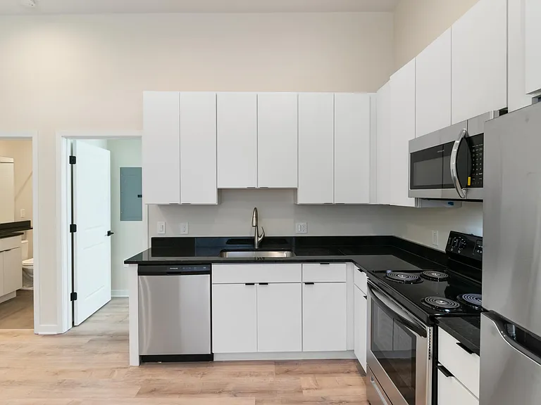 Avenue Eleven Apartments — Photo 12