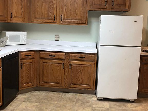 Eat in kitchen