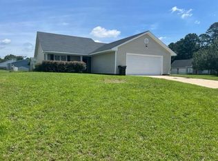 99 Surfwind Dr, Spring Lake, NC 28390