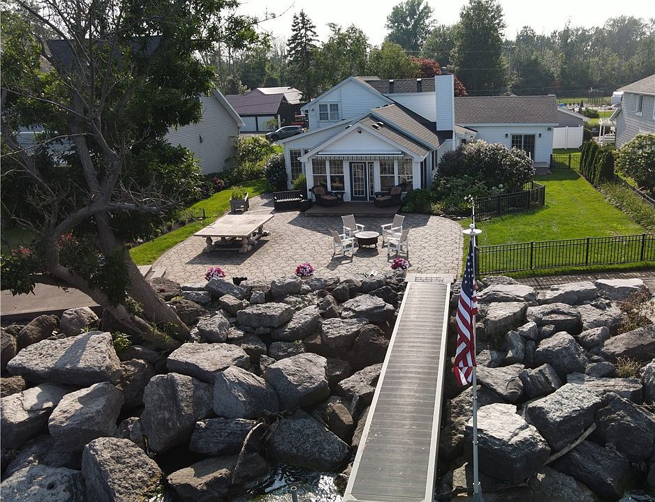1st image of 39 Lakeside Blvd