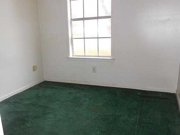 4th image of 2799 Briarwood Dr