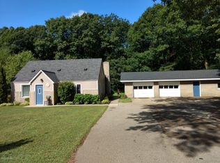 13519 152nd Ave, Grand Haven, MI 49417