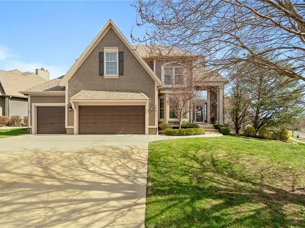 14011 Rosehill Ln, Overland Park, KS 66221