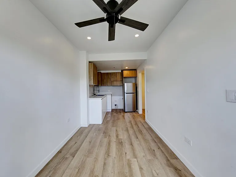 3064 Imperial Ave — Photo 25