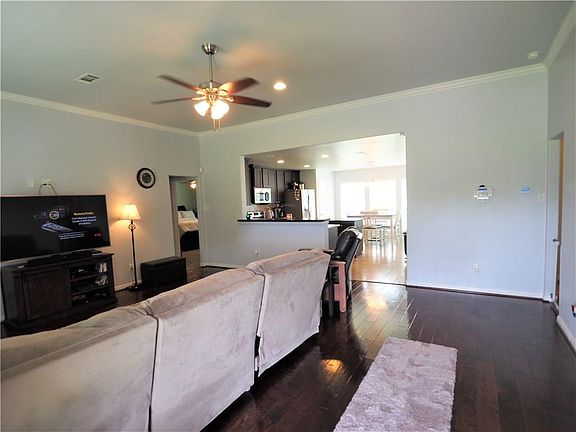 3rd image of 987 Terraha Dr