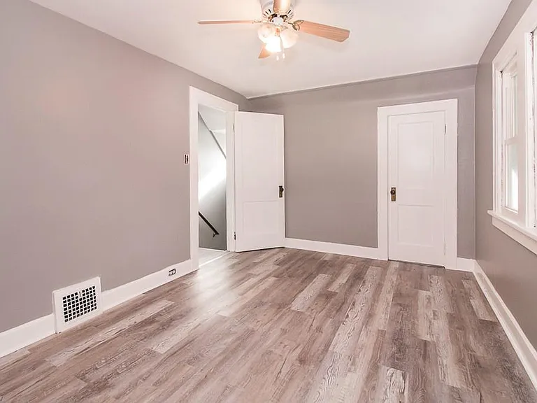 4520 Kenmore Ave — Photo 14
