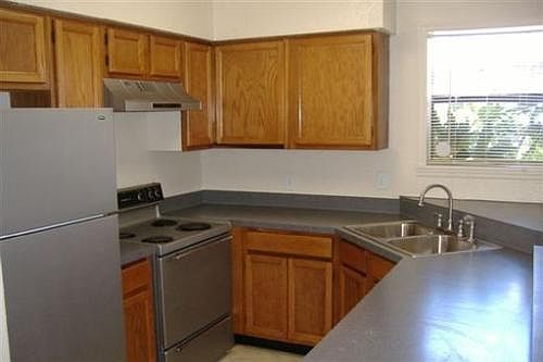 4th image of 2936 Antique Oaks Cir APT 69