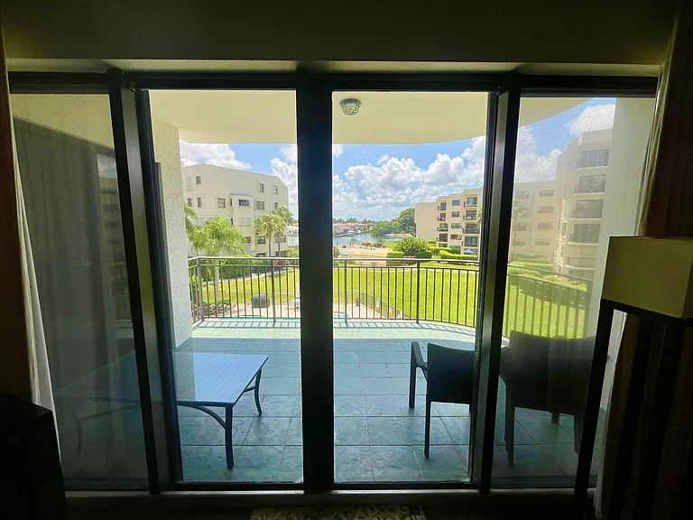 370 Golfview Rd #302 — Photo 9