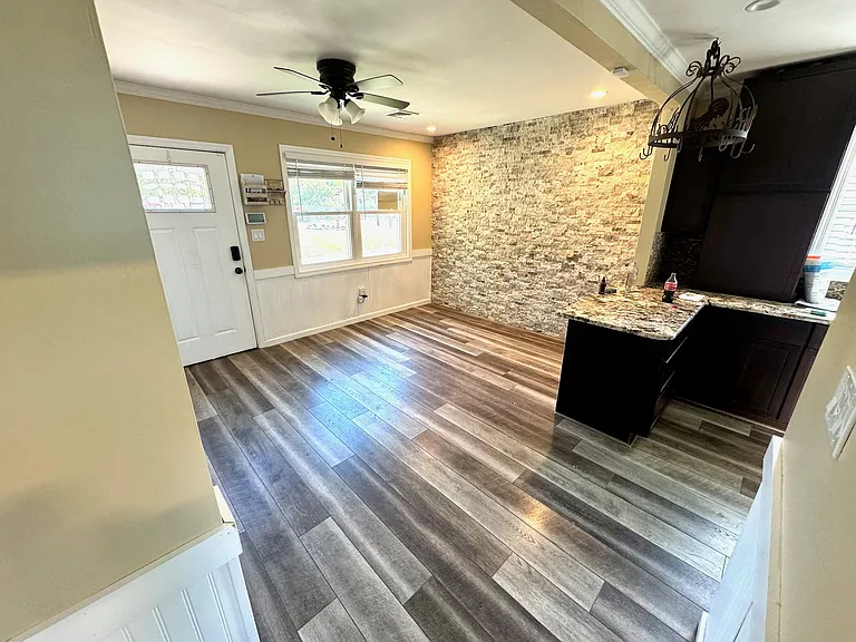 Sheridan Dr — Photo 6
