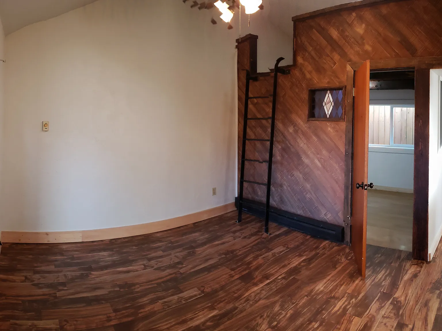 1022 W 3rd Ave — Photo 2