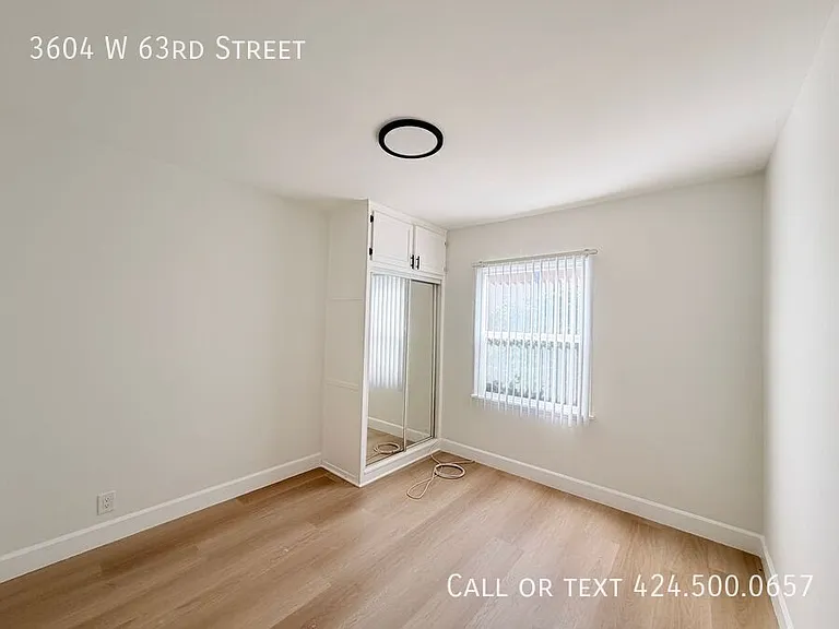 3604 W 63rd St — Photo 8
