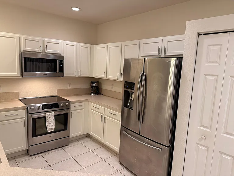 13428 Georgian Ct — Photo 7