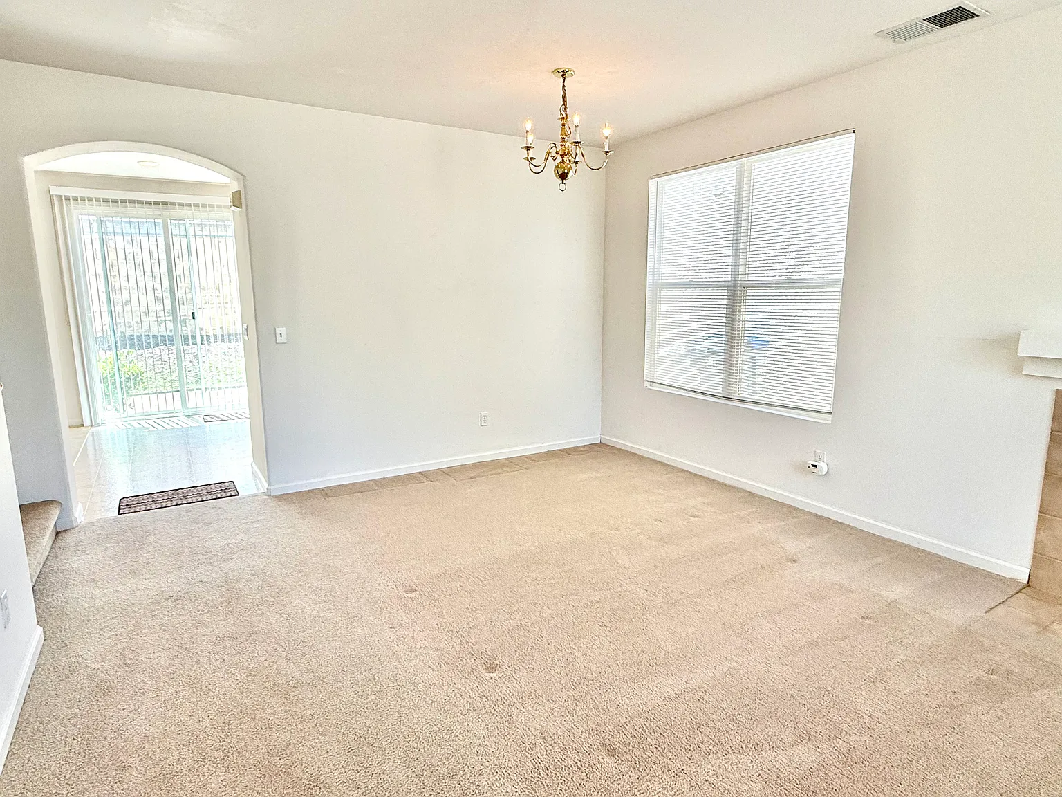 3 bed, 2.5 bath, 1713 sqft, $3,300 — Photo 2