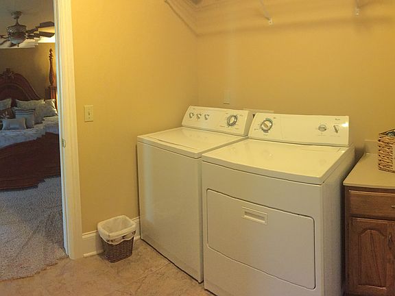 3rd image of 307 Meadow Hill Blvd