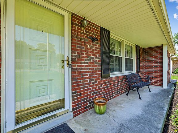 5th image of 1119 W Northfield Blvd