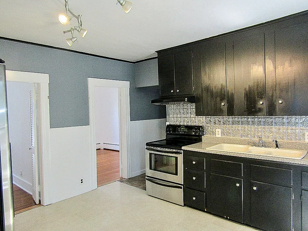 3 bed, 1275 sqft, $1,900 — Photo 4
