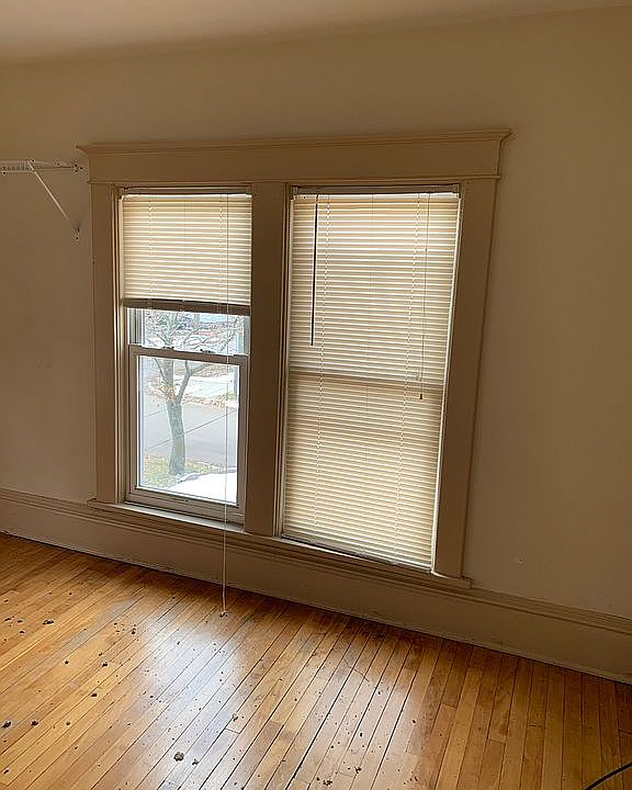 1st image of 4410 Leonard St