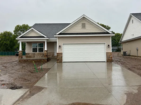 360 Peace Tree Village Dr #4, Rochester, IN 46975