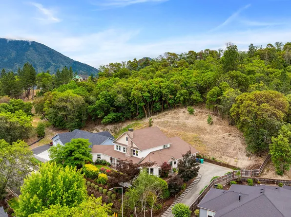 2226 SE Linden Ln, Grants Pass, OR 97527