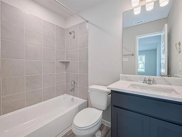 5818 Capri Forest Dr — Photo 14