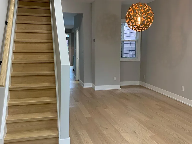 227 Logan Ave — Photo 4
