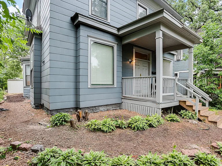 2420 Lyndale Ave S — Photo 3