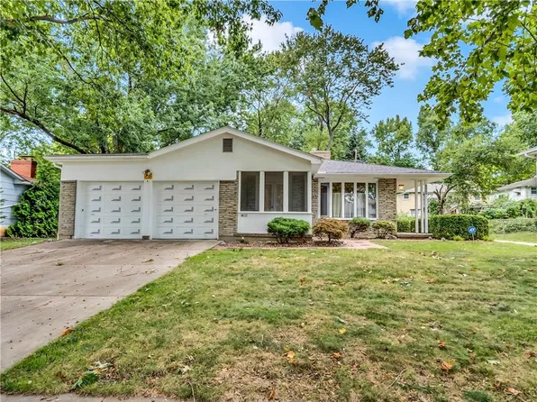 8000 Corona Ave, Kansas City, KS 66112