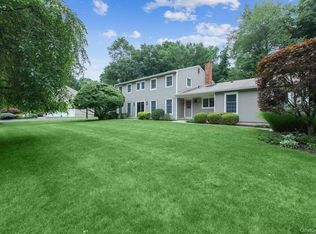 12 Oak Spring Rd, West Nyack, NY 10994