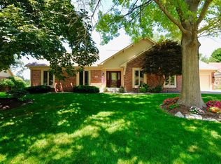 4362 W Hunters Ridge Ln, Greenwood, IN 46143