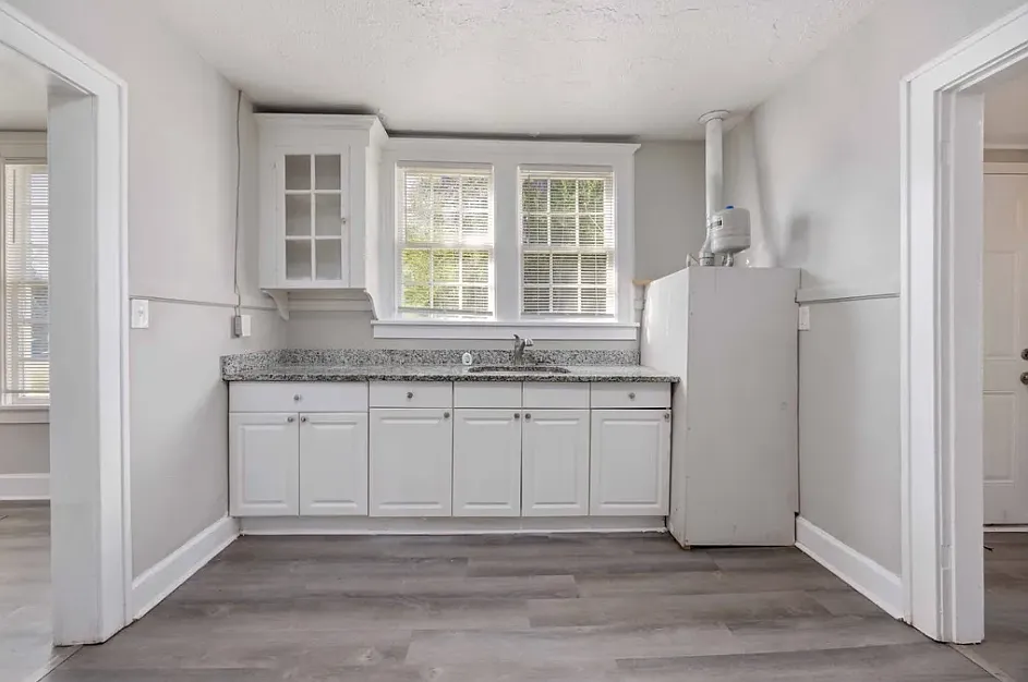 3 bed, 1.5 bath, 1246 sqft, $1,490 — Photo 2