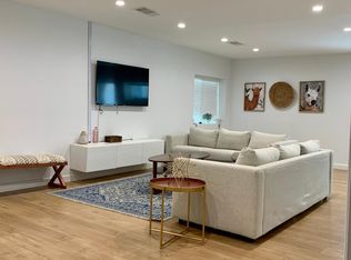 15210 Runnymede St, Van Nuys, CA 91405