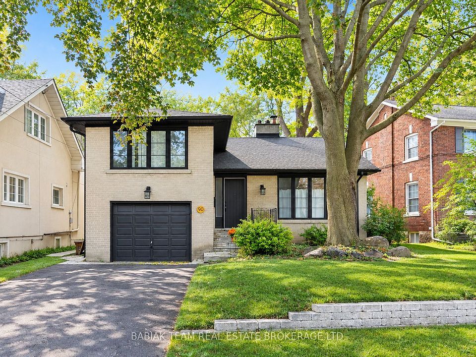 1st image of 90 Burnhamthorpe Rd