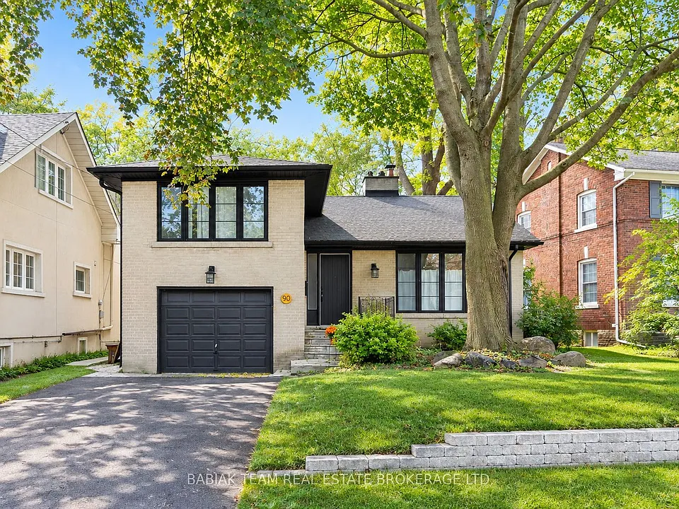 90 Burnhamthorpe Rd #MAIN UPPER