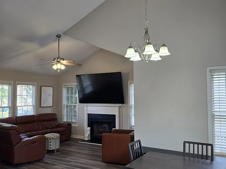 537 Mountain Lake Dr — Photo 5