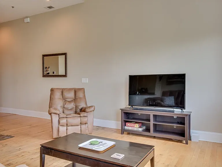 936 Broad St #304 — Photo 20