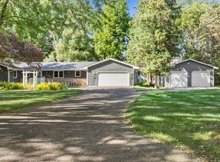 240 Pine Cir, Annandale, MN 55302