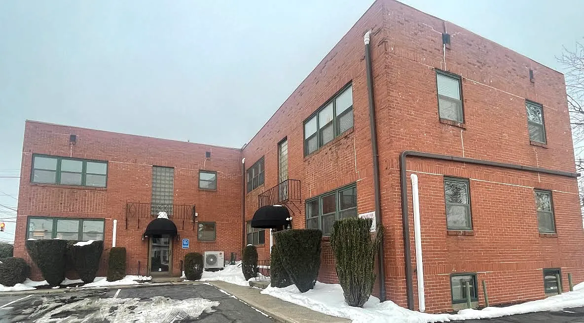 Studio, 1.5 bath, 2528 sqft, $1,500 — Photo 1