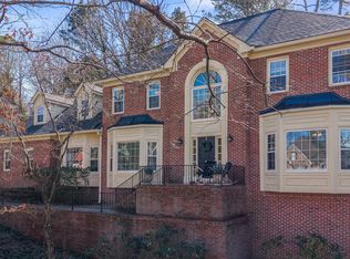 1850 Windsor Wood Dr, Roswell, GA