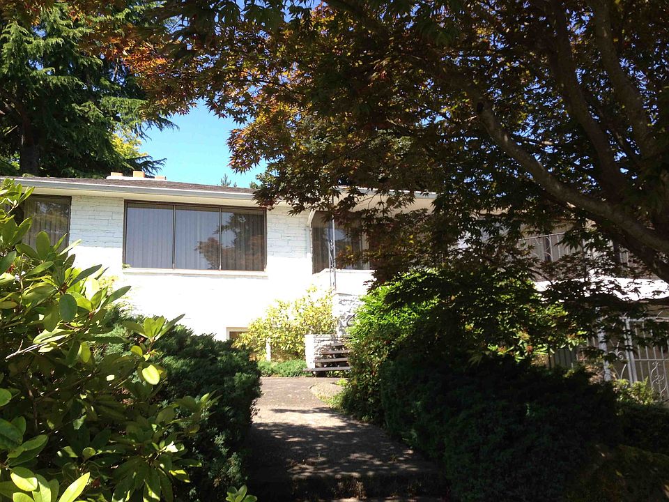 1st image of 8011 Lakemont Dr NE