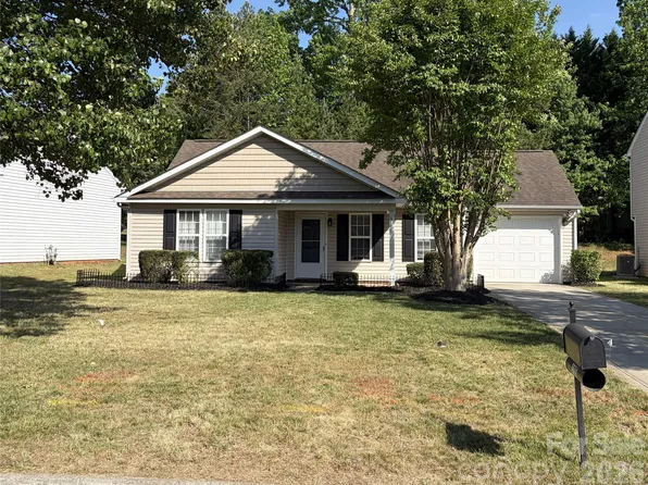 135 Ashmont Dr, Kannapolis, NC 28081