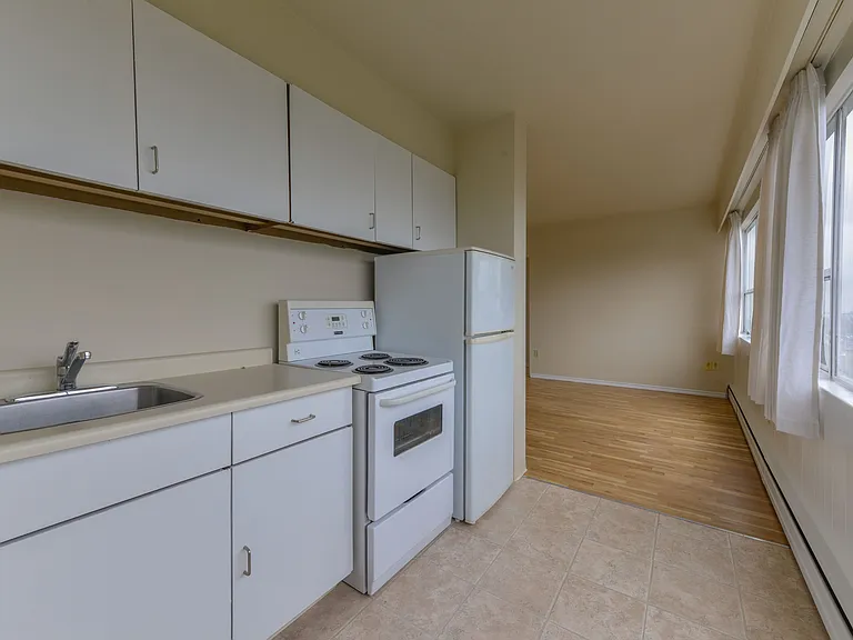 1450 Chestnut St — Photo 17