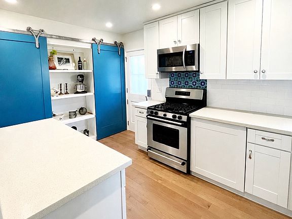 3rd image of 2741 Armacost Ave
