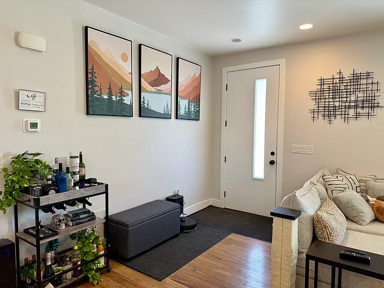 2525 W Wesley Ave — Photo 29